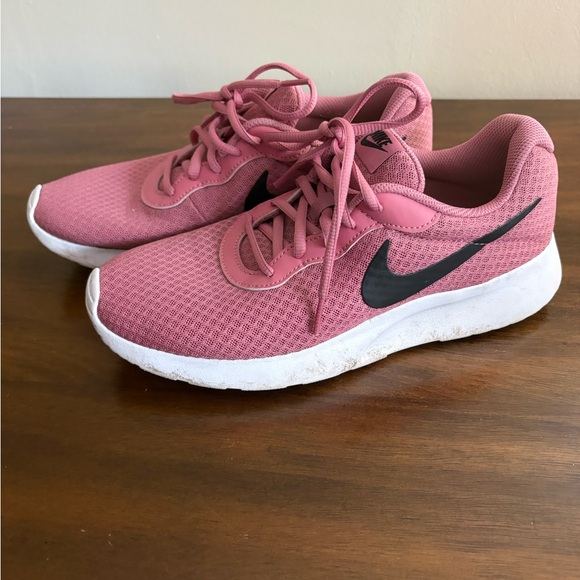 Nike Shoes - Nike Pink Athletic Shoes Basic Tennis Shoe Womens Size 9.5